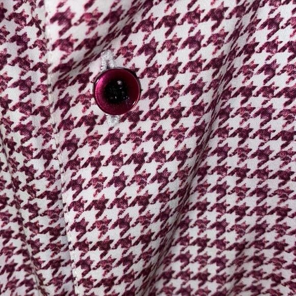 Robert Graham Men’s Casual Button Down Shirt 3XL Red/White with Skull Motif Cuff - Picture 5 of 5